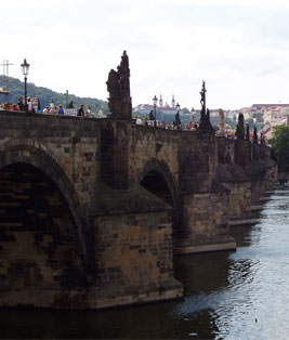 Vy över Karlsbro i Prag Vy över Karlsbro i Prag - Prag reseguide